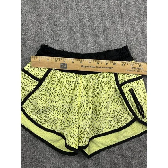 Lululemon Running Shorts Womens 4 Yellow Spotted Lined Zip Pocket 2.5 Inseam - Picture 2 of 6